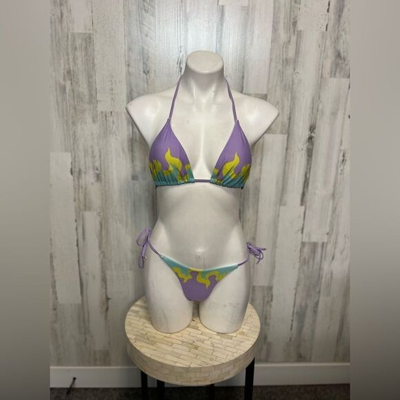 Bikini  - Picture 6 of 7